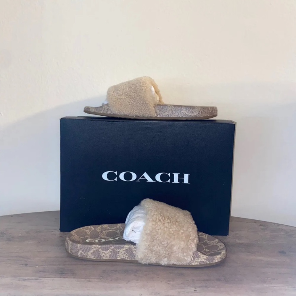 Coach slides - Women’s